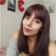 Profesora de Ciencias Naturales y Educación Ambiental imparte clases a niños y jóvenes de educación primaria, básica y media